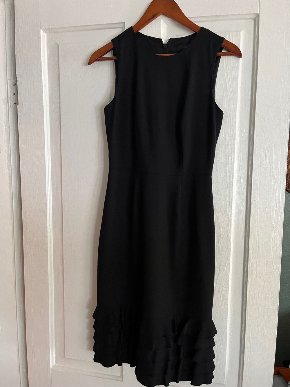 Banana Republic Sleeveless Ruffle Hemmed Shift Dress